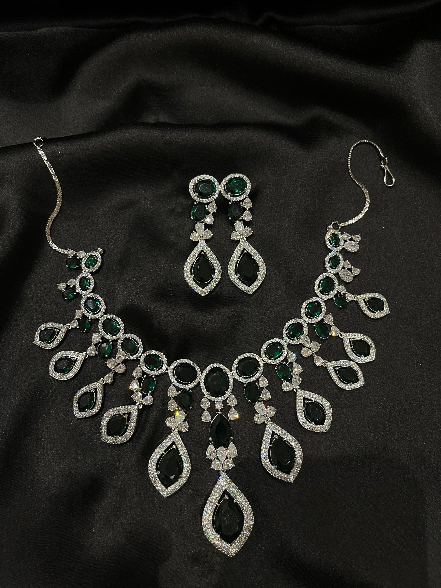 Ekam (emerald)