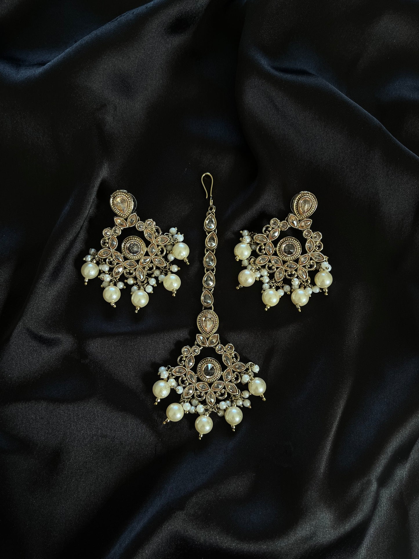 Pria (gold)