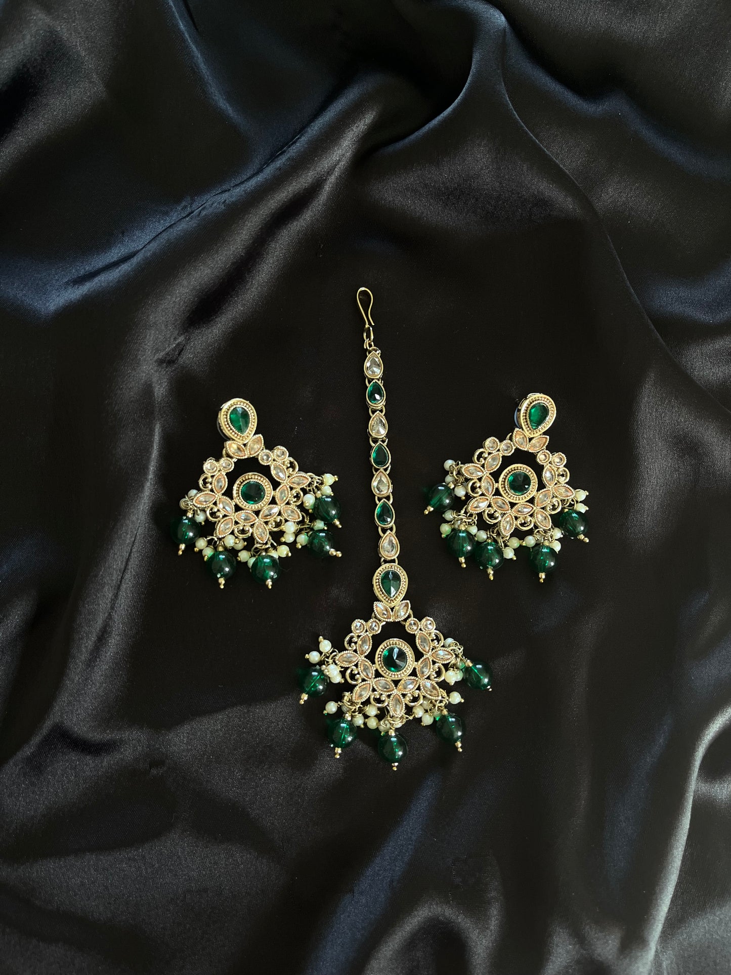 Pria (green)