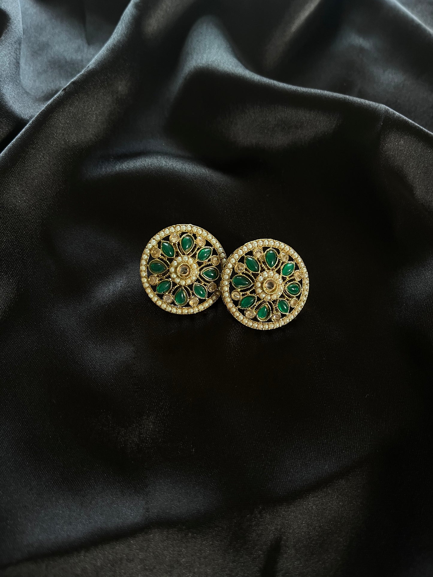 Farhana (green)