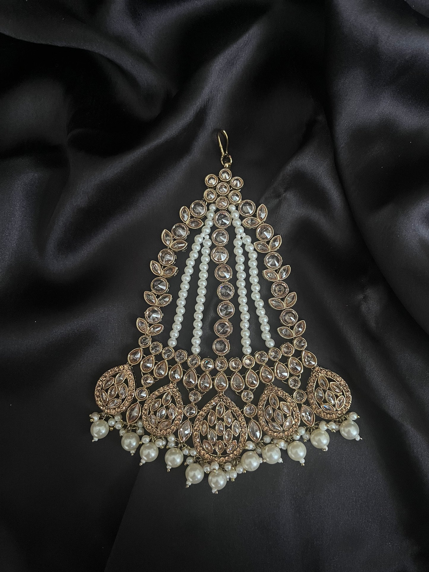 Neha (gold)